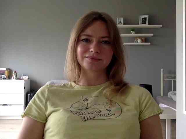 kissMillie webcam