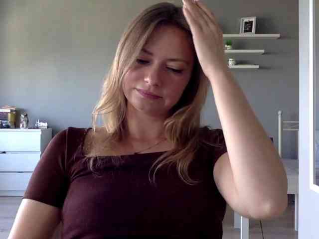 kissMillie webcam