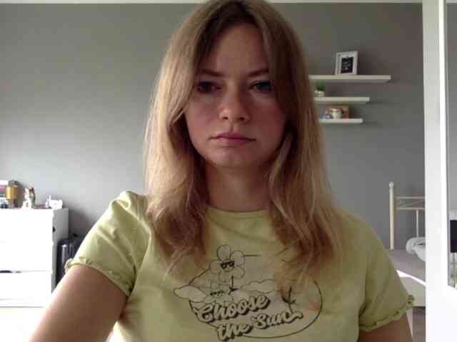 kissMillie webcam
