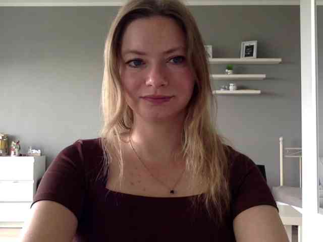 kissMillie webcam