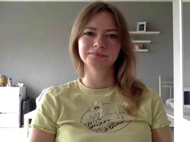 kissMillie webcam