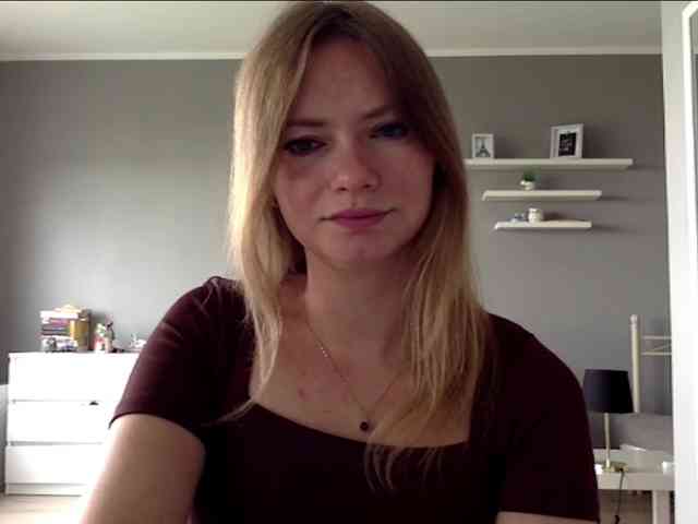 kissMillie webcam