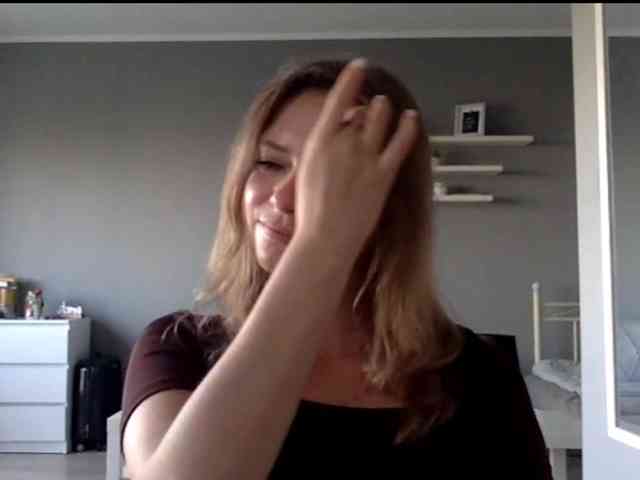 kissMillie webcam