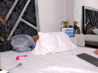 Isa-Jonness Porn Show