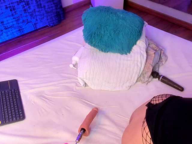 Isa-Jonness's BongaCams show and profile