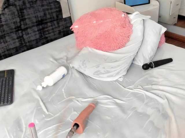 Isa-Jonness's BongaCams show and profile