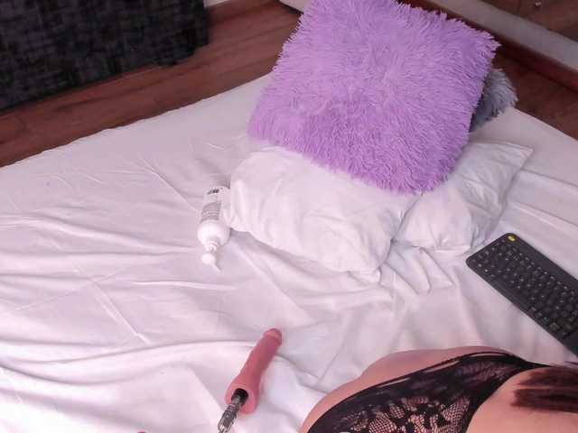 Isa-Jonness's BongaCams show and profile