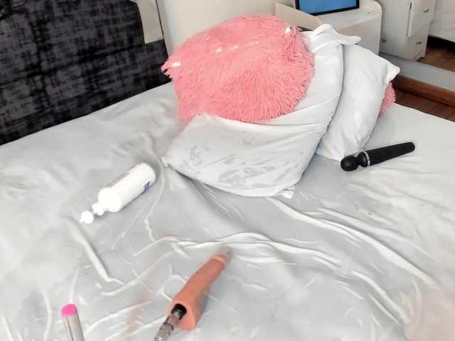 Isa-Jonness's BongaCams show and profile