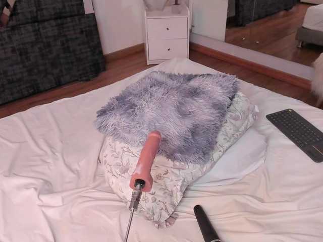 Isa-Jonness's BongaCams show and profile