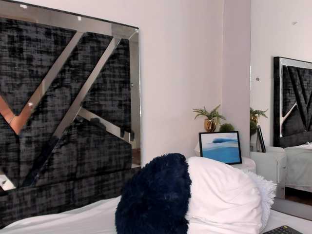 Isa-Jonness's BongaCams show and profile