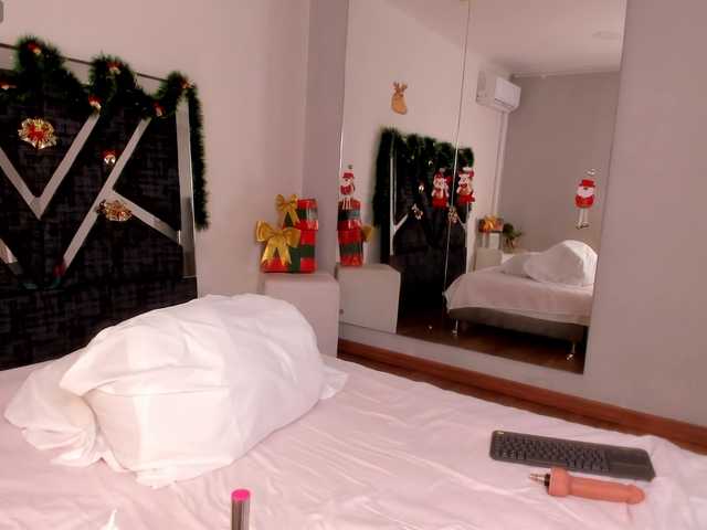 Isa-Jonness's BongaCams show and profile