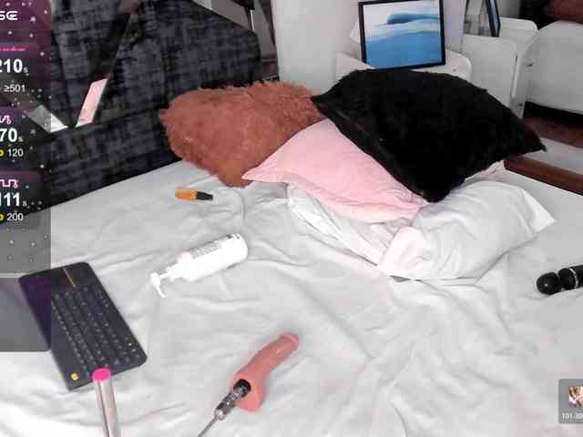 Isa-Jonness Live Webcam on BongaCams