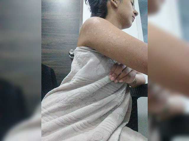 Georgina-Cross's BongaCams show and profile