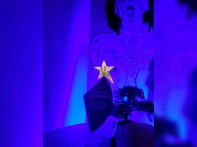 Georgina-Cross webcam