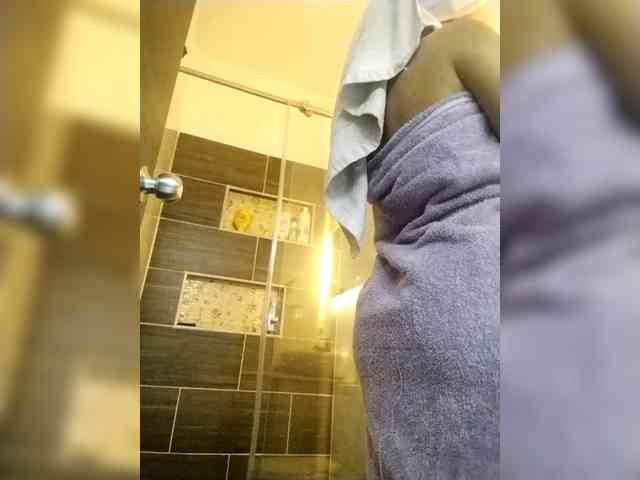 Georgina-Cross webcam