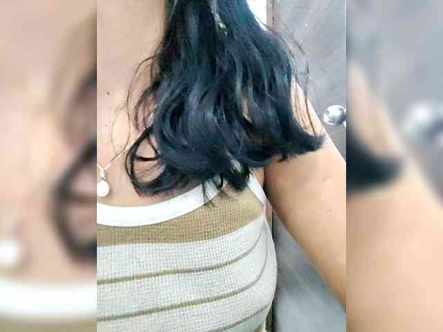 Georgina-Cross webcam