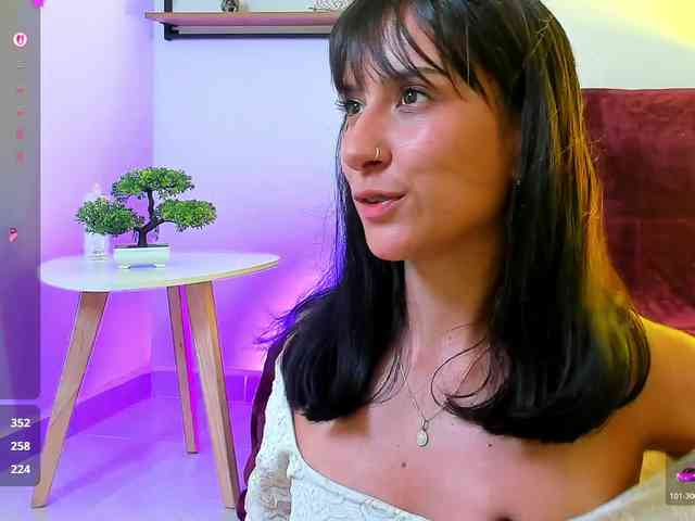 Georgina-Cross webcam