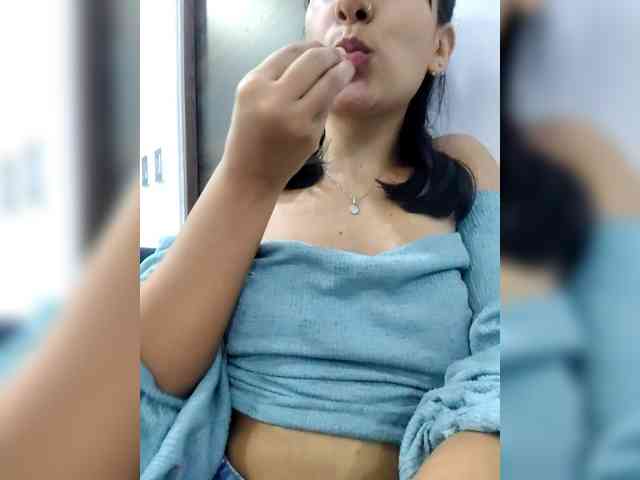 Georgina-Cross webcam