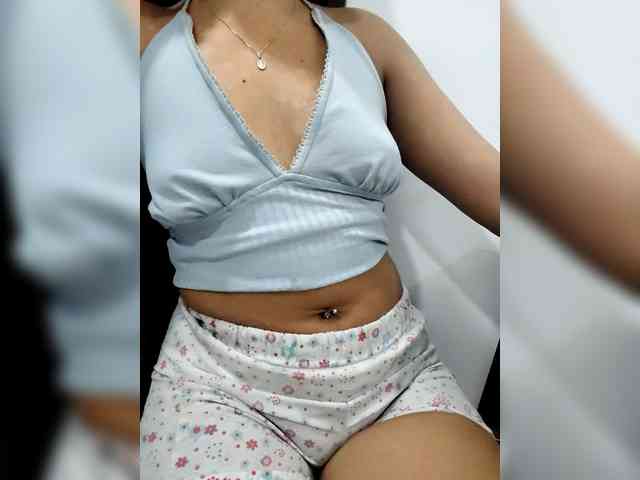 Georgina-Cross webcam