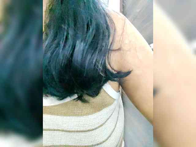 Georgina-Cross webcam