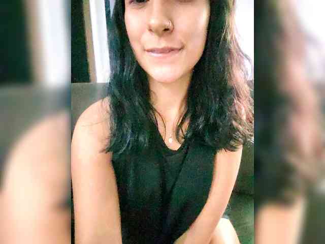 Georgina-Cross webcam