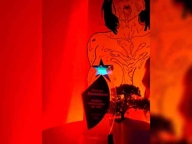 Georgina-Cross webcam