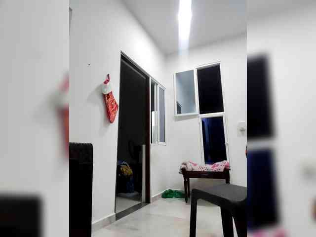 Georgina-Cross webcam