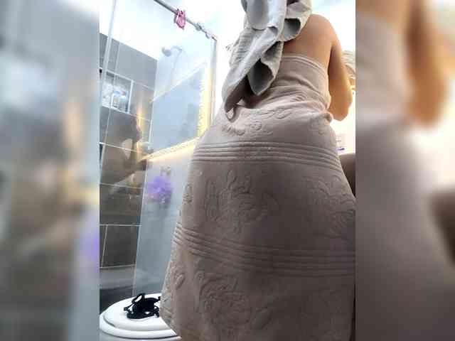 Georgina-Cross webcam