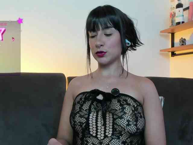 Georgina-Cross webcam