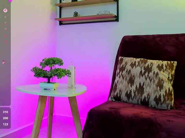 Georgina-Cross webcam