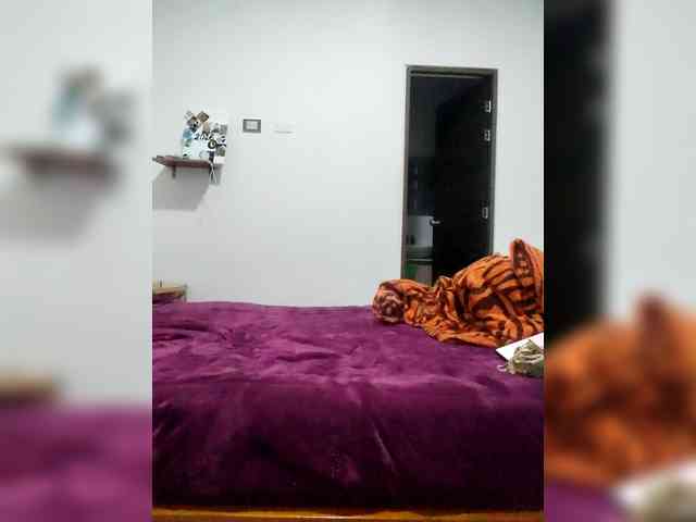 Georgina-Cross webcam