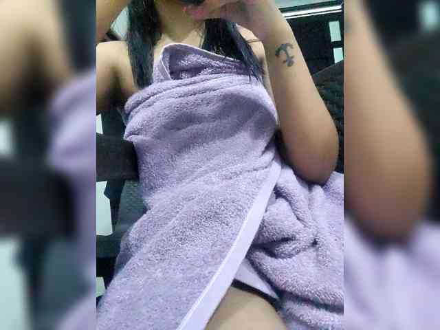 Georgina-Cross webcam