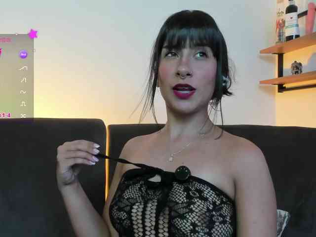 Georgina-Cross webcam