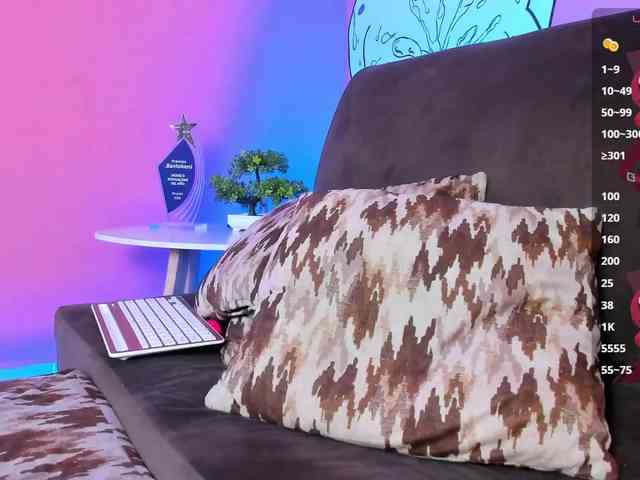 Georgina-Cross webcam