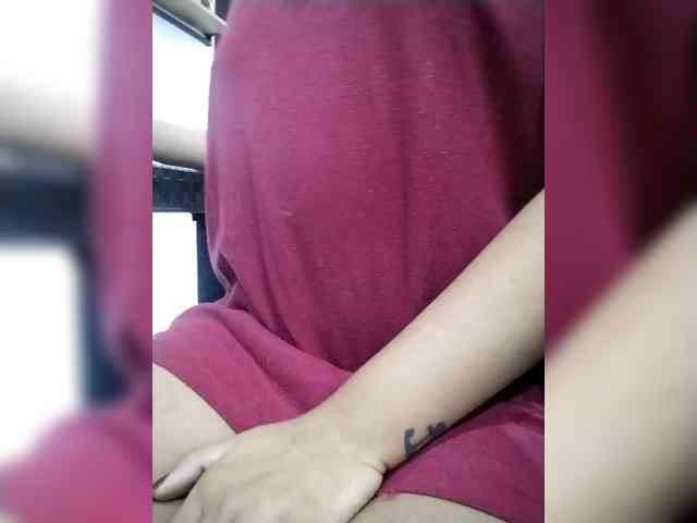 Georgina-Cross webcam