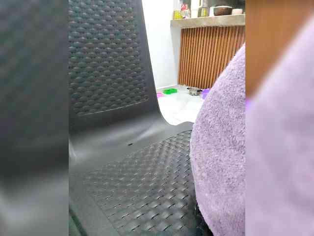 Georgina-Cross webcam