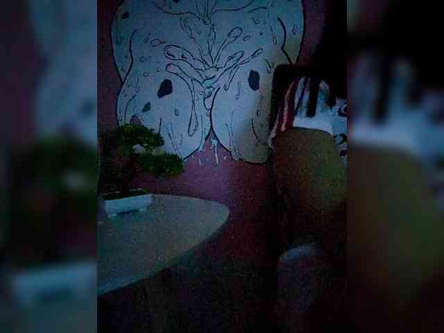 Georgina-Cross webcam