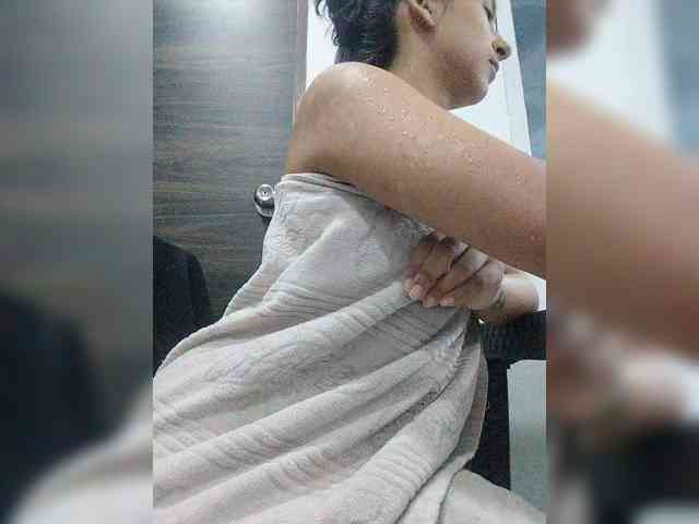 Georgina-Cross webcam