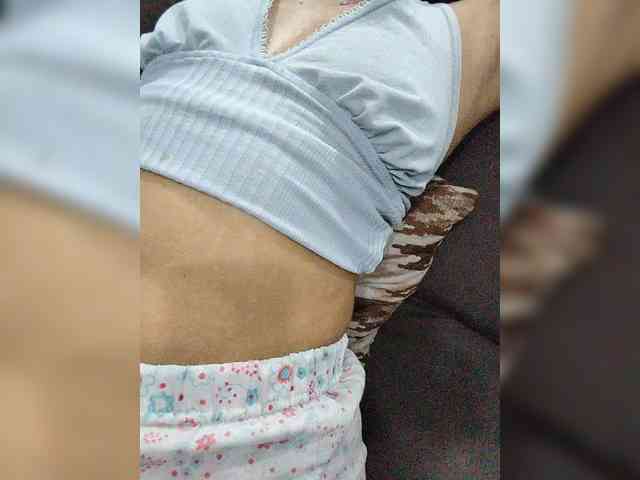 Georgina-Cross webcam