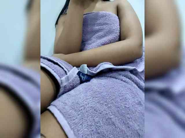 Georgina-Cross webcam