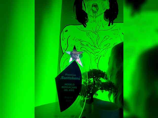 Georgina-Cross webcam