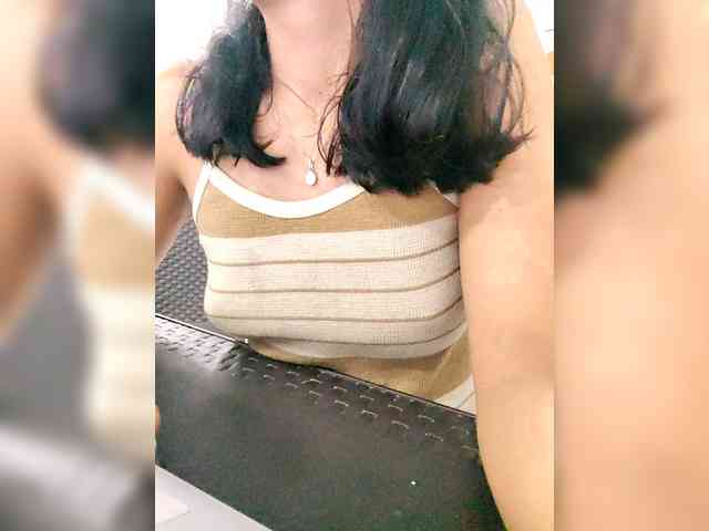 Georgina-Cross webcam