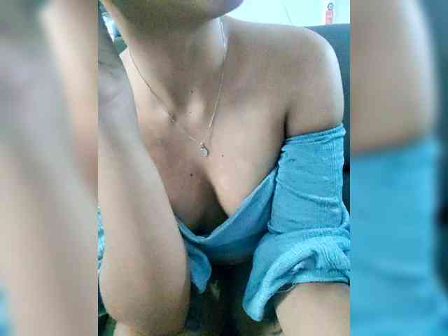 Georgina-Cross webcam