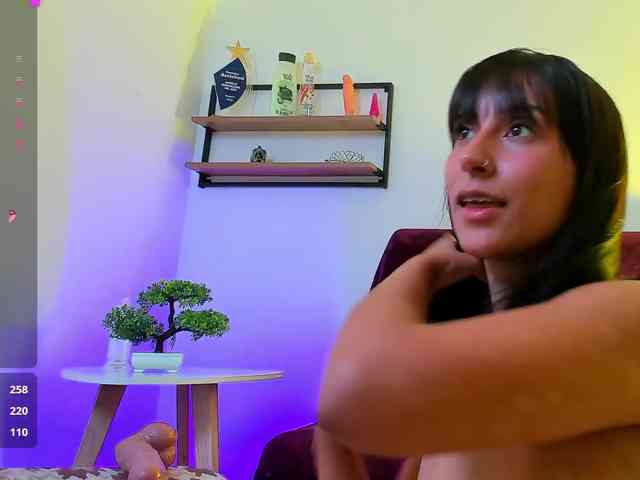 Georgina-Cross webcam