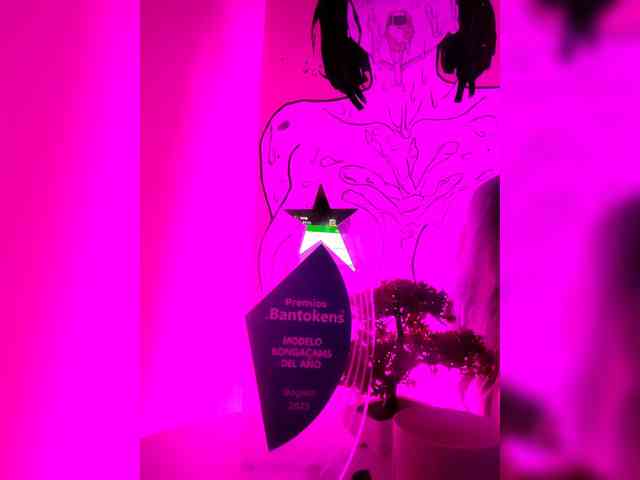 Georgina-Cross webcam