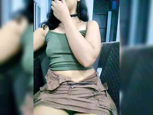 Georgina-Cross webcam