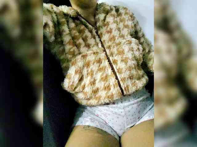 Georgina-Cross webcam