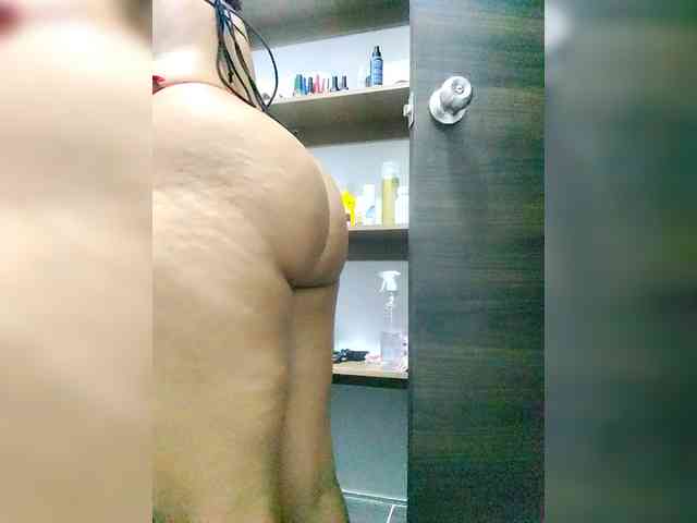 Georgina-Cross webcam