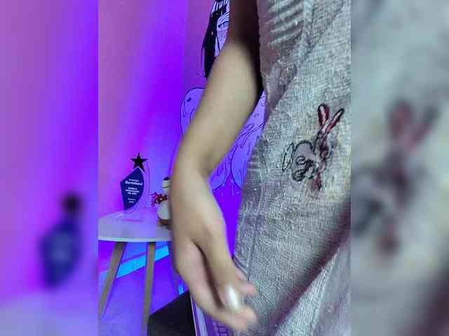 Georgina-Cross webcam