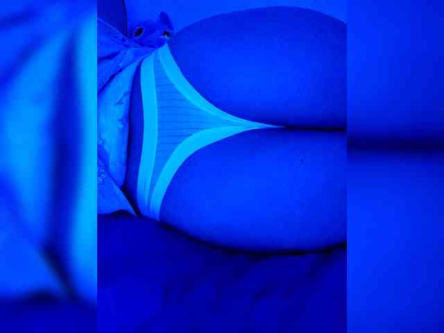 Georgina-Cross webcam